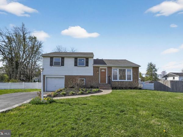 1206 W CHESTER PIKE, WEST CHESTER, PA 19382