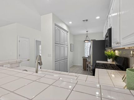 284 Marsalla Dr, Folsom, CA 95630 Photo