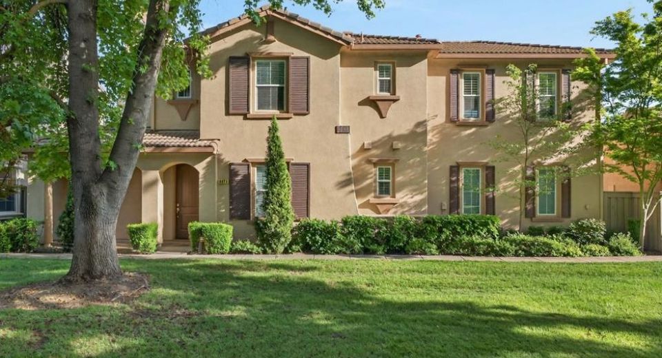 8073 Lido Isle Ln, Sacramento, CA 95831 Photo