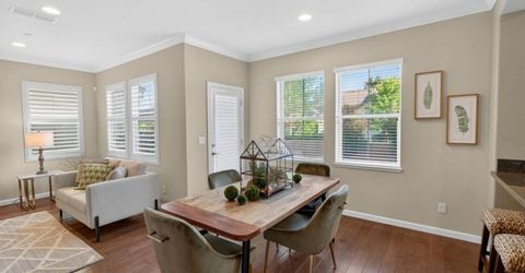 8073 Lido Isle Ln, Sacramento, CA 95831 Photo