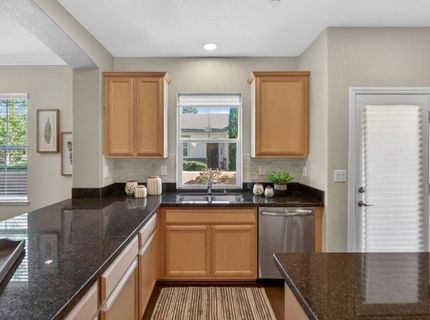 8073 Lido Isle Ln, Sacramento, CA 95831 Photo