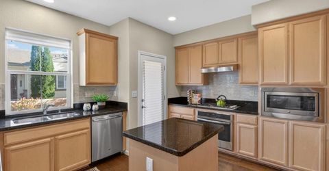 8073 Lido Isle Ln, Sacramento, CA 95831 Photo