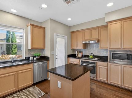 8073 Lido Isle Ln, Sacramento, CA 95831 Photo