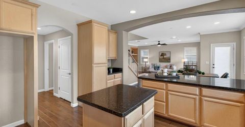 8073 Lido Isle Ln, Sacramento, CA 95831 Photo