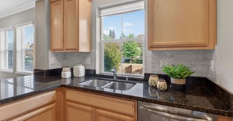 8073 Lido Isle Ln, Sacramento, CA 95831 Photo