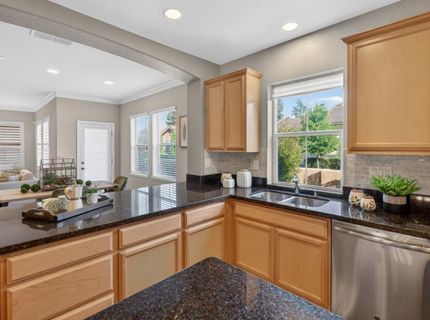 8073 Lido Isle Ln, Sacramento, CA 95831 Photo