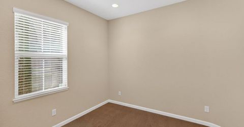 8073 Lido Isle Ln, Sacramento, CA 95831 Photo