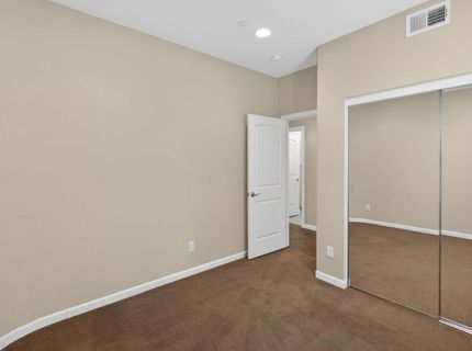 8073 Lido Isle Ln, Sacramento, CA 95831 Photo