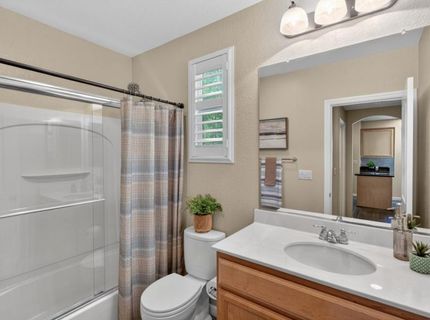 8073 Lido Isle Ln, Sacramento, CA 95831 Photo