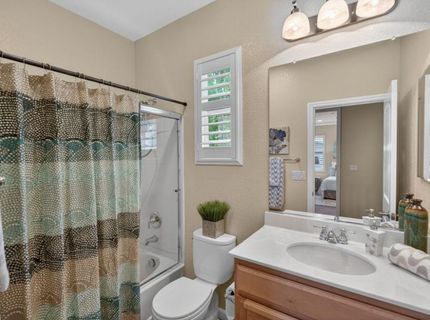 8073 Lido Isle Ln, Sacramento, CA 95831 Photo