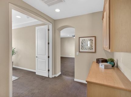 8073 Lido Isle Ln, Sacramento, CA 95831 Photo