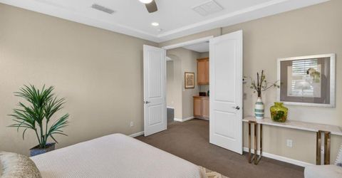 8073 Lido Isle Ln, Sacramento, CA 95831 Photo