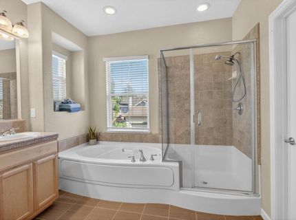 8073 Lido Isle Ln, Sacramento, CA 95831 Photo