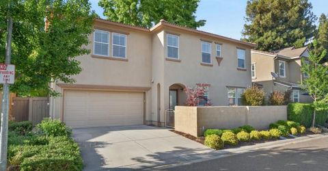 8073 Lido Isle Ln, Sacramento, CA 95831 Photo