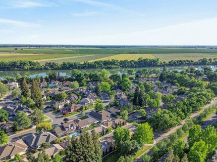 8073 Lido Isle Ln, Sacramento, CA 95831 Photo