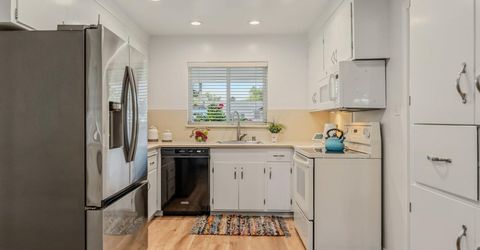 4439 Morpheus Ln, Sacramento, CA 95864 Photo