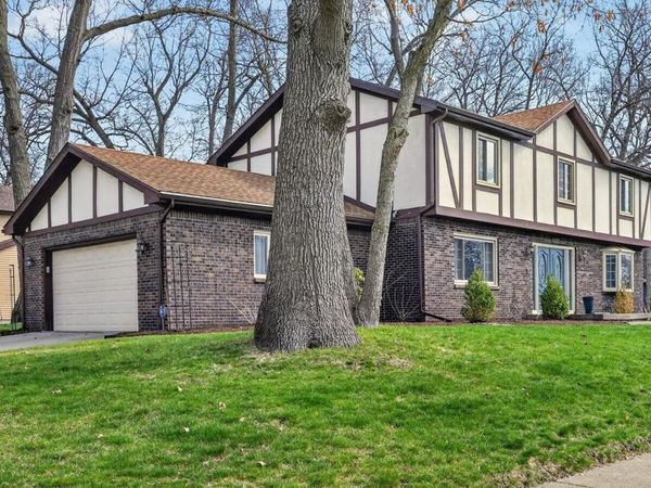 6830 Regents Park Boulevard, Toledo, OH 43617