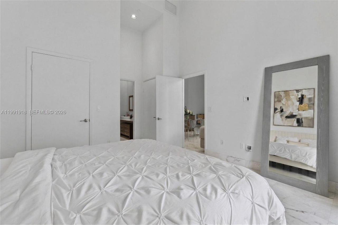 475 Brickell Ave, Unit 2209, Miami, FL 33131 Photo