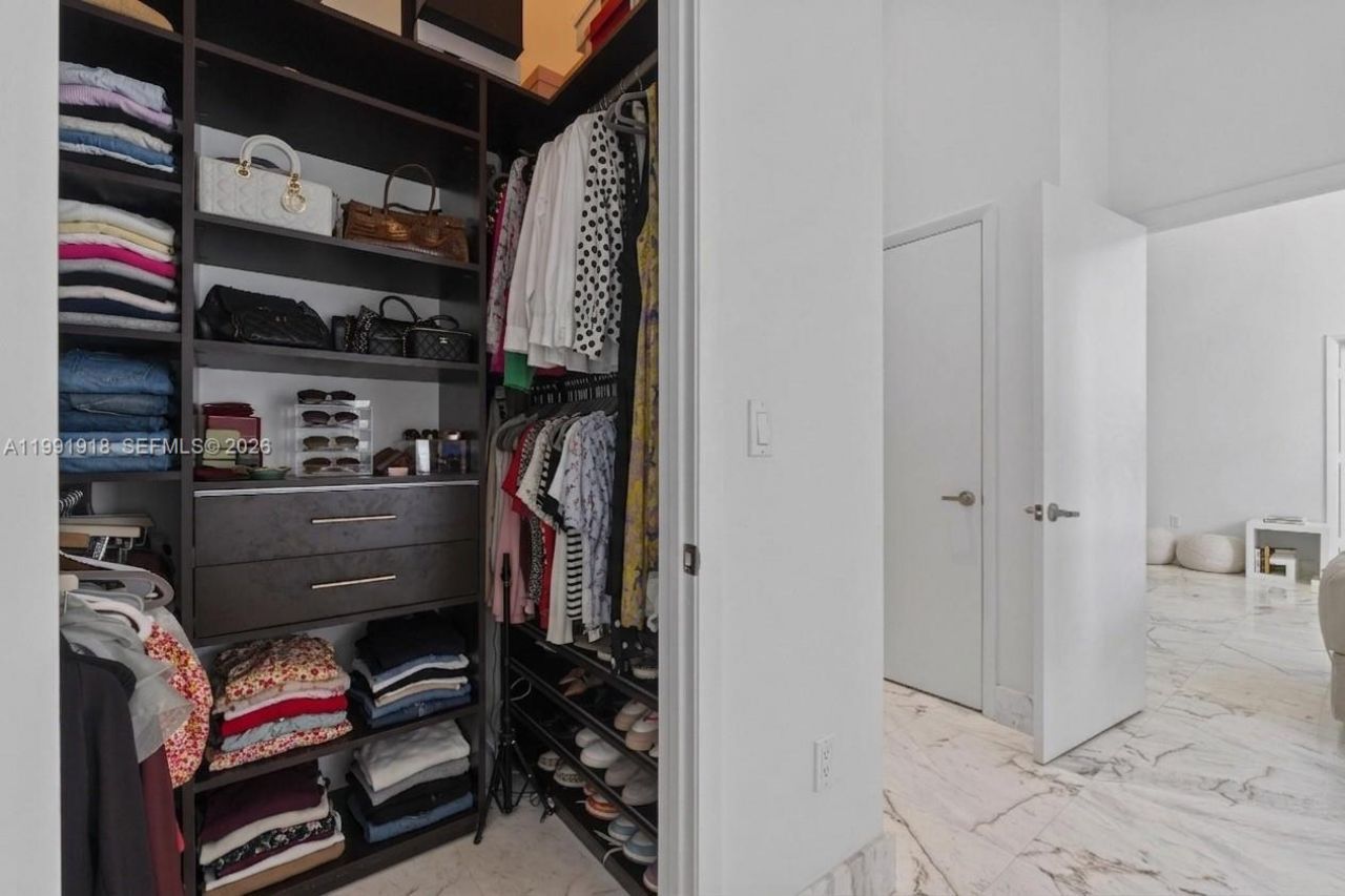 475 Brickell Ave, Unit 2209, Miami, FL 33131 Photo