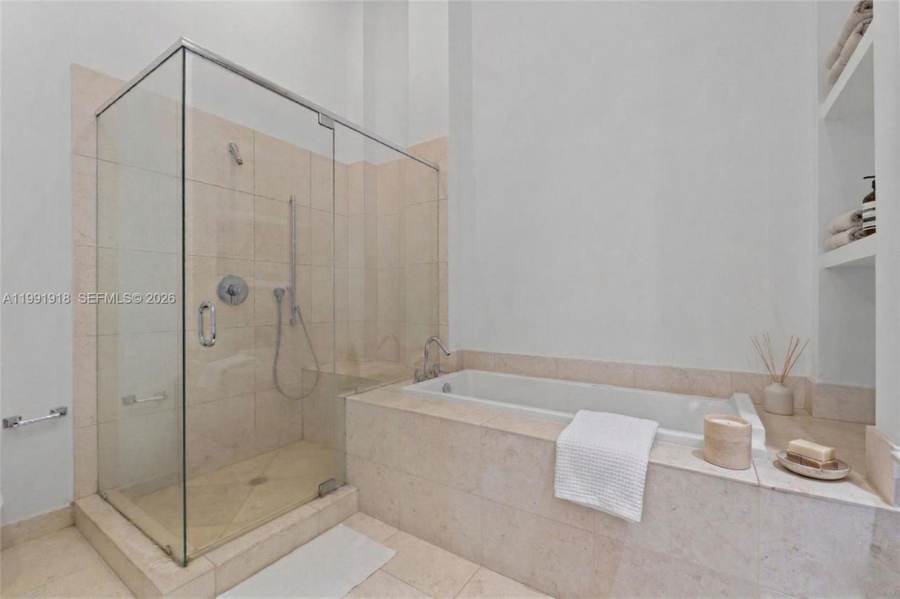 475 Brickell Ave, Unit 2209, Miami, FL 33131 Photo