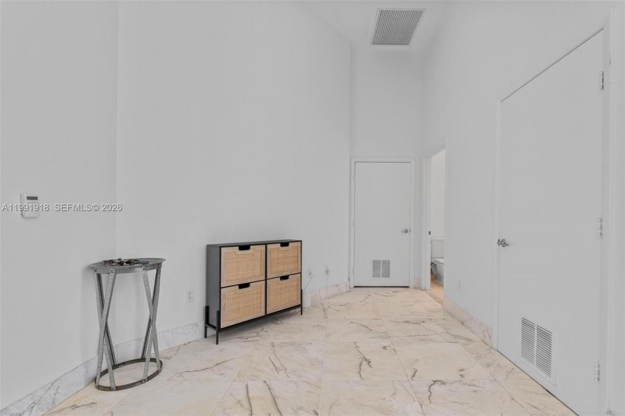 475 Brickell Ave, Unit 2209, Miami, FL 33131 Photo