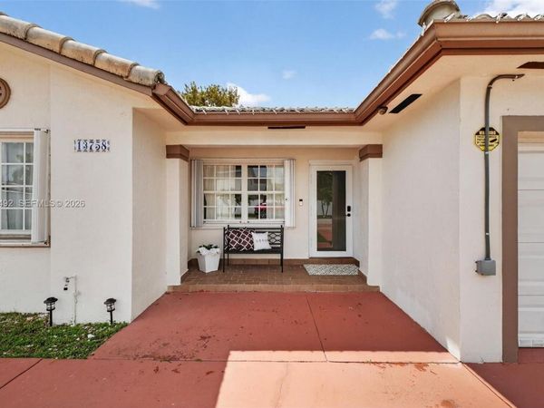 13758 SW 155th Ter, Miami, FL 33177