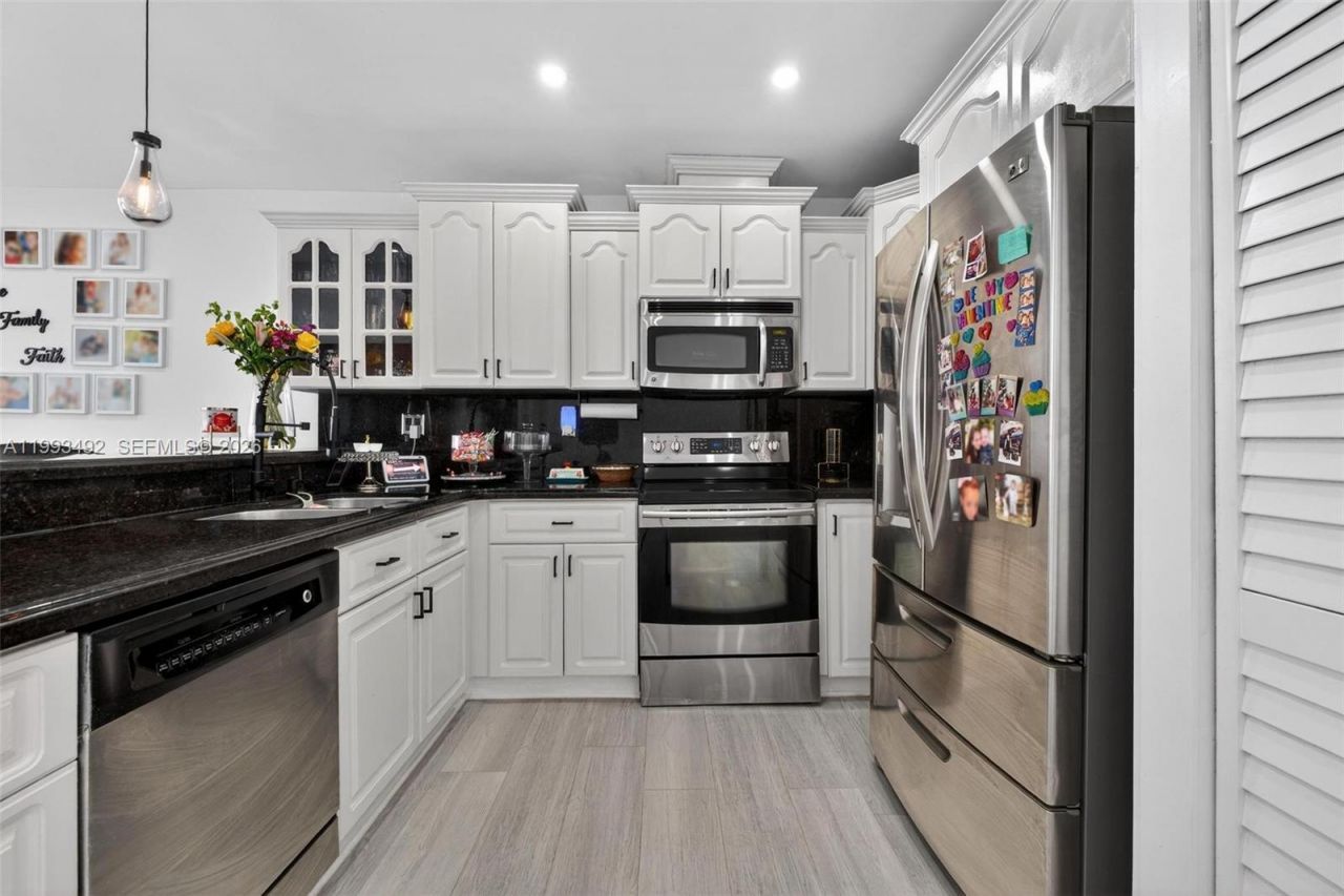 13758 SW 155th Ter, Miami, FL 33177 Photo