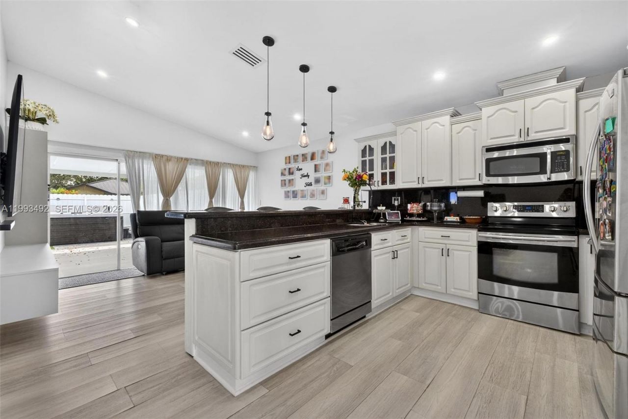 13758 SW 155th Ter, Miami, FL 33177 Photo