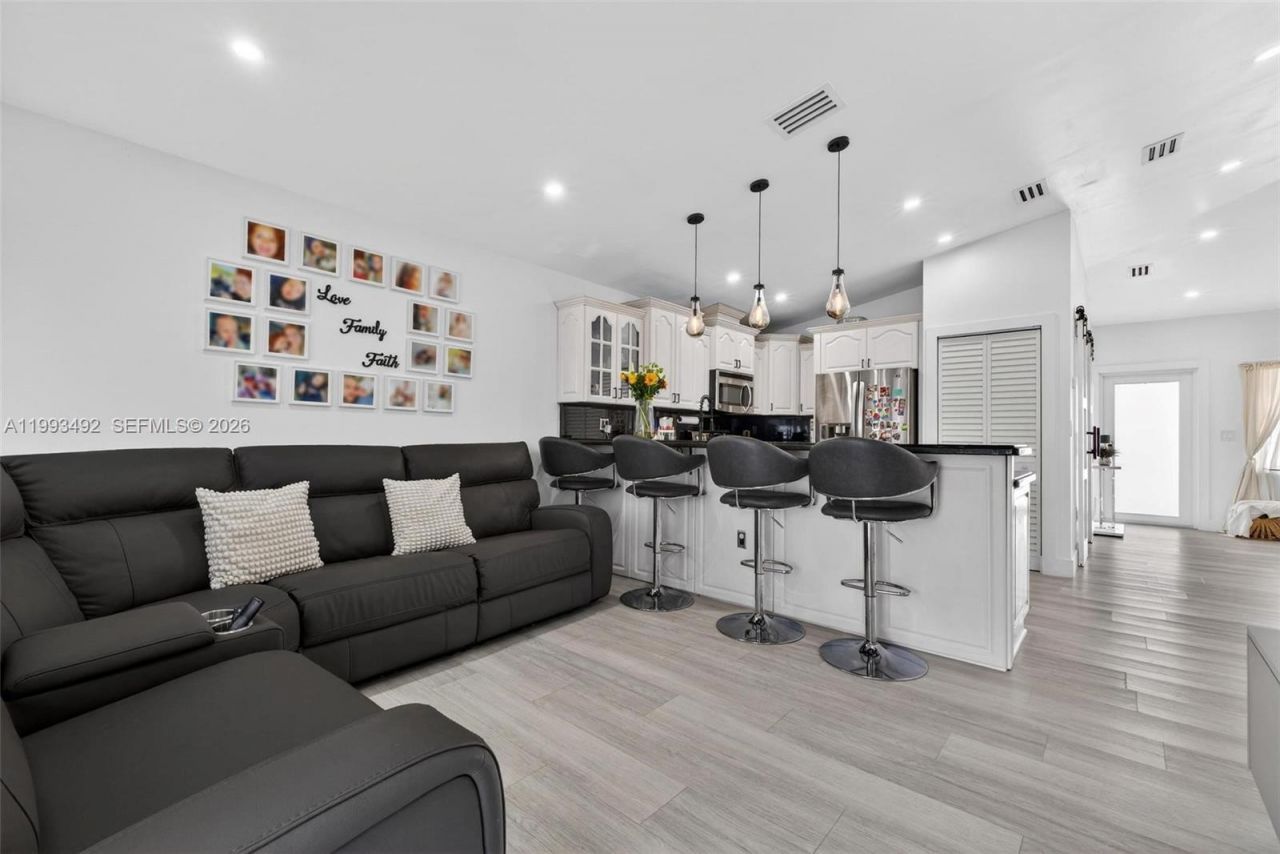 13758 SW 155th Ter, Miami, FL 33177 Photo