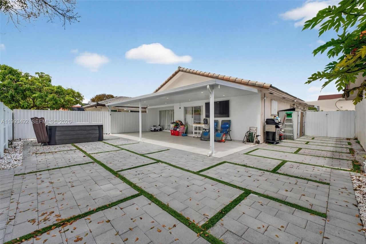 13758 SW 155th Ter, Miami, FL 33177 Photo