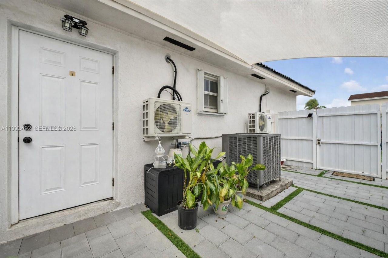 13758 SW 155th Ter, Miami, FL 33177 Photo