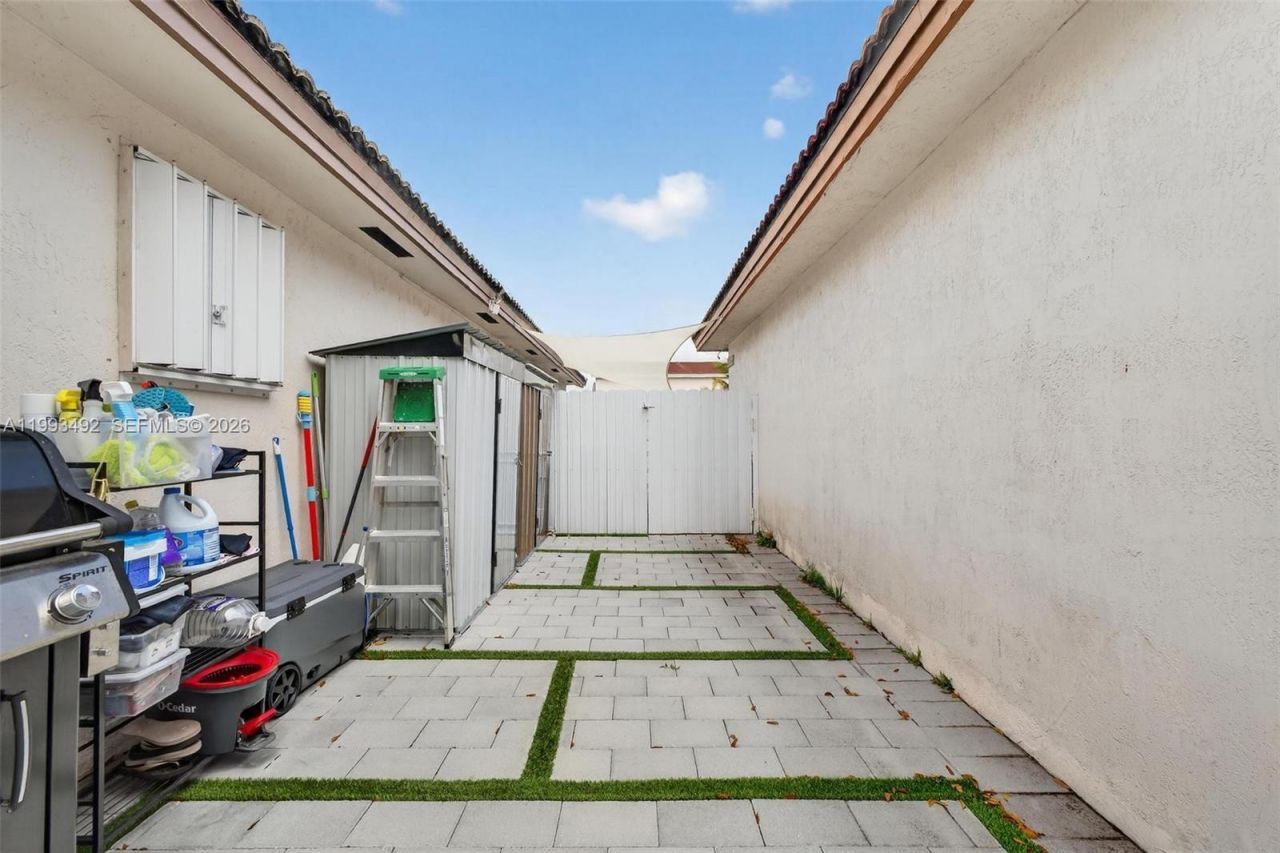 13758 SW 155th Ter, Miami, FL 33177 Photo