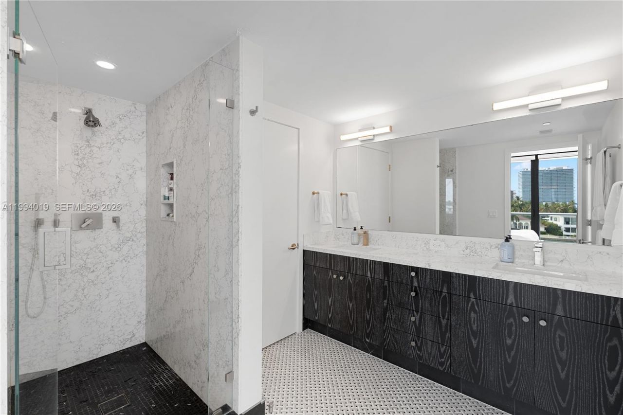 10201 E Bay Harbor Dr, Unit 507, Bay Harbor Islands, FL 33154 Photo