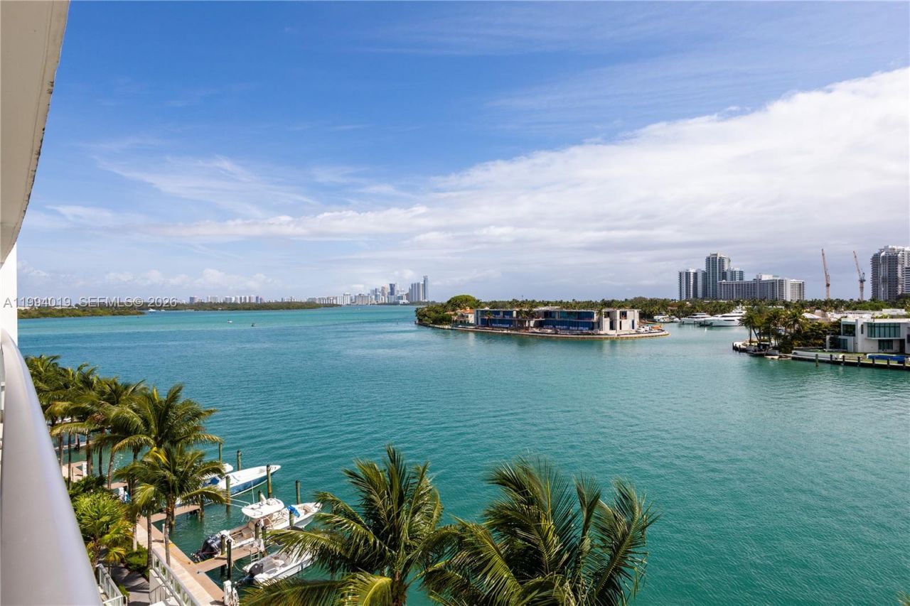 10201 E Bay Harbor Dr, Unit 507, Bay Harbor Islands, FL 33154 Photo