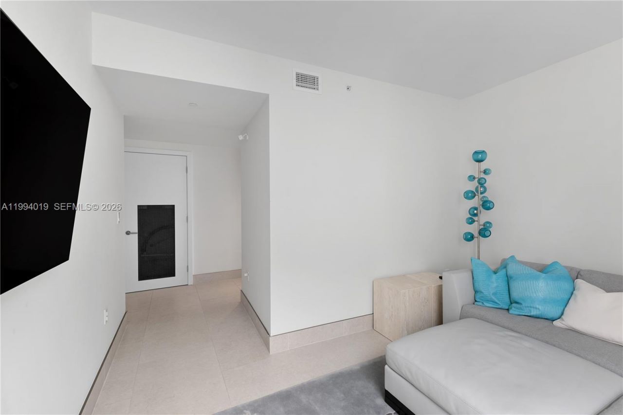 10201 E Bay Harbor Dr, Unit 507, Bay Harbor Islands, FL 33154 Photo