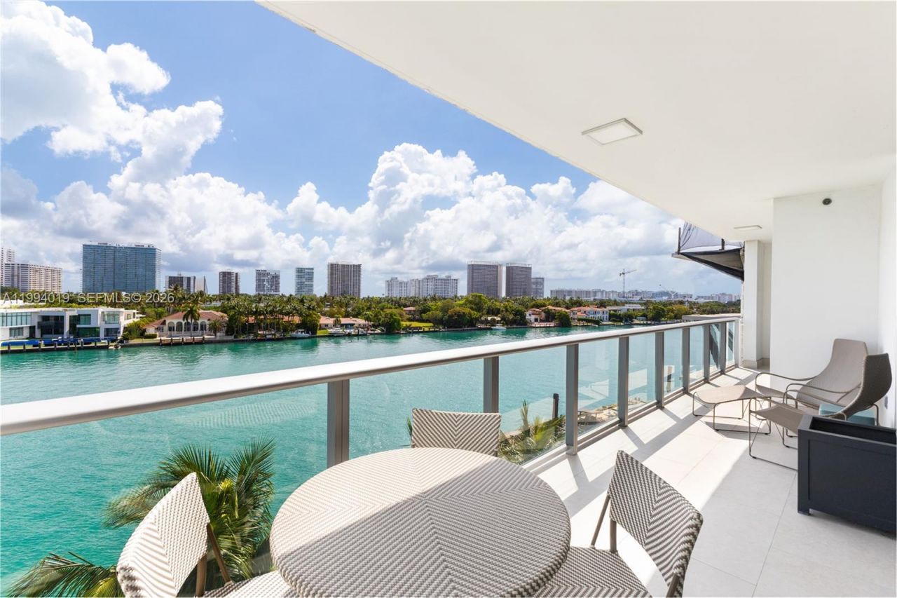 10201 E Bay Harbor Dr, Unit 507, Bay Harbor Islands, FL 33154 Photo