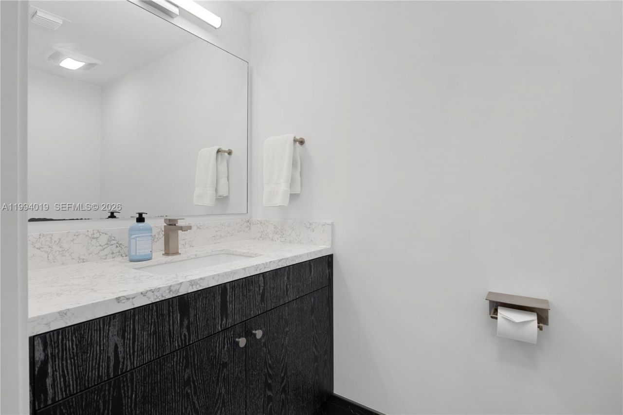 10201 E Bay Harbor Dr, Unit 507, Bay Harbor Islands, FL 33154 Photo