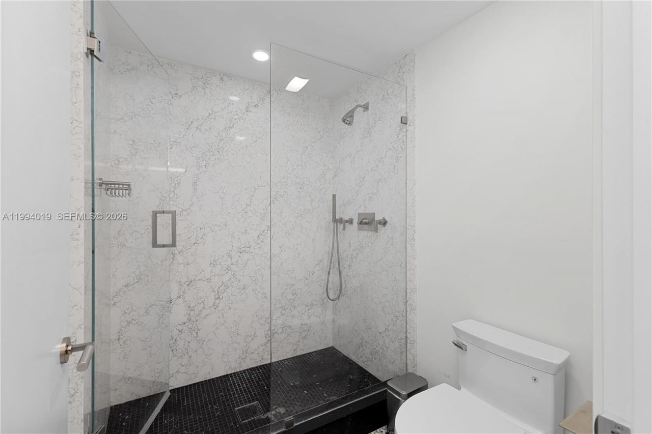 10201 E Bay Harbor Dr, Unit 507, Bay Harbor Islands, FL 33154 Photo