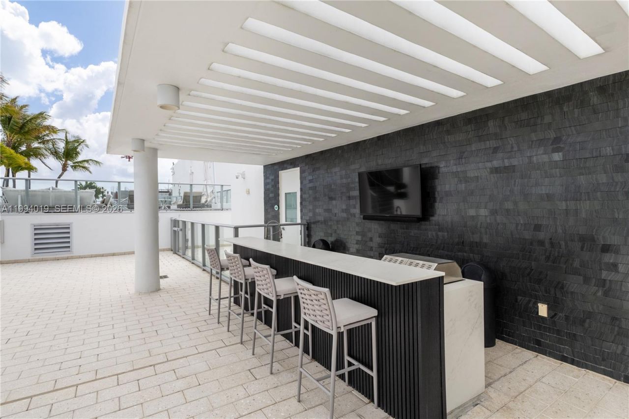 10201 E Bay Harbor Dr, Unit 507, Bay Harbor Islands, FL 33154 Photo