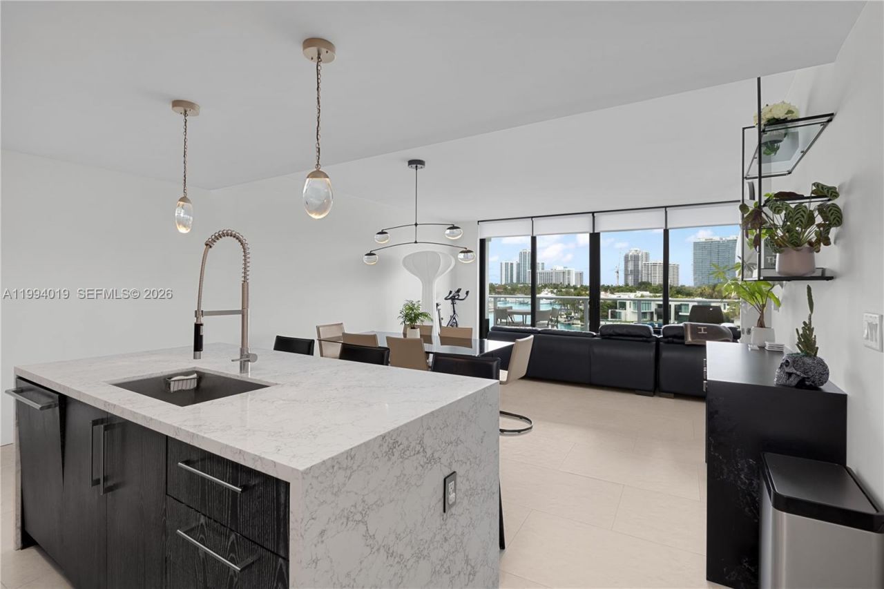 10201 E Bay Harbor Dr, Unit 507, Bay Harbor Islands, FL 33154 Photo