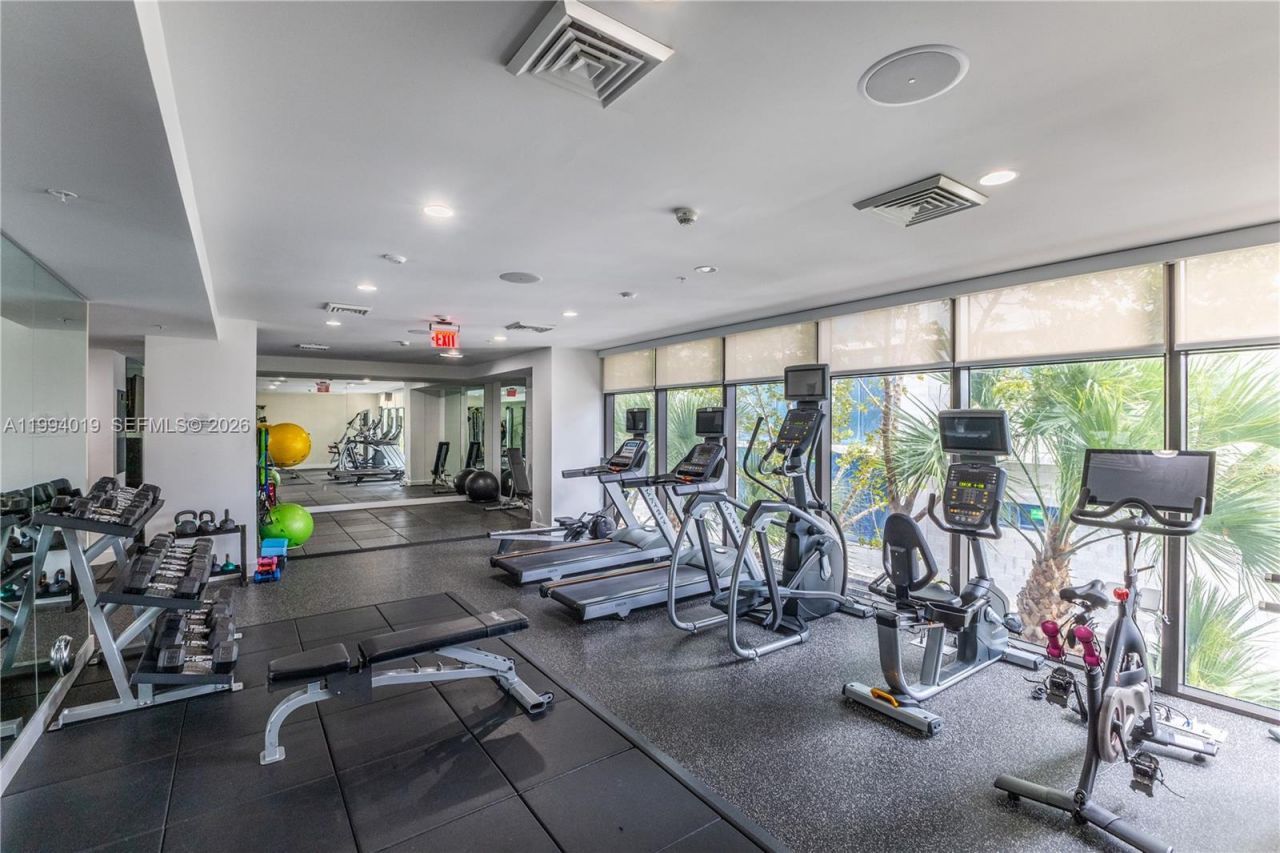 10201 E Bay Harbor Dr, Unit 507, Bay Harbor Islands, FL 33154 Photo