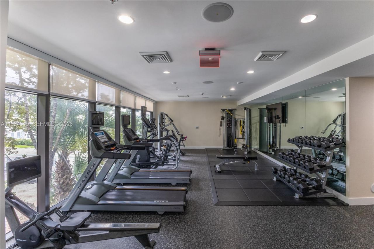 10201 E Bay Harbor Dr, Unit 507, Bay Harbor Islands, FL 33154 Photo