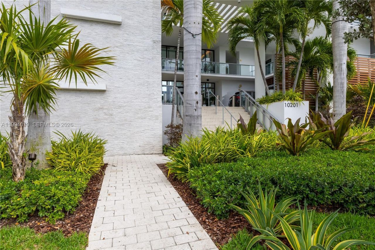 10201 E Bay Harbor Dr, Unit 507, Bay Harbor Islands, FL 33154 Photo