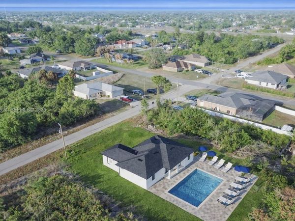 2924 5TH ST SW, Lehigh Acres, FL 33976