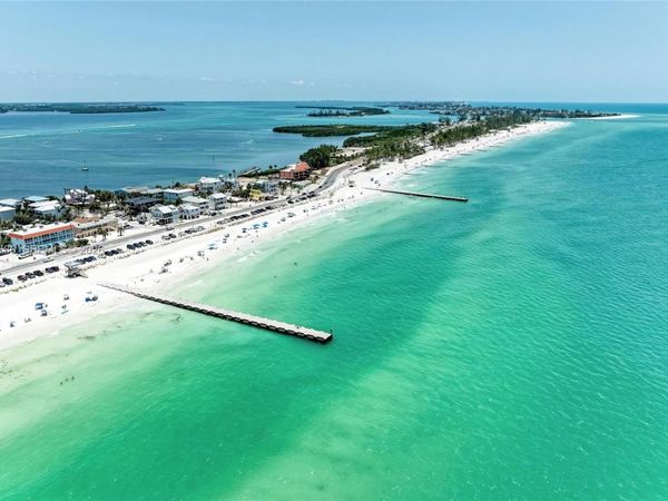 3400 6th Ave, Unit 6, Bradenton Beach, FL 34217
