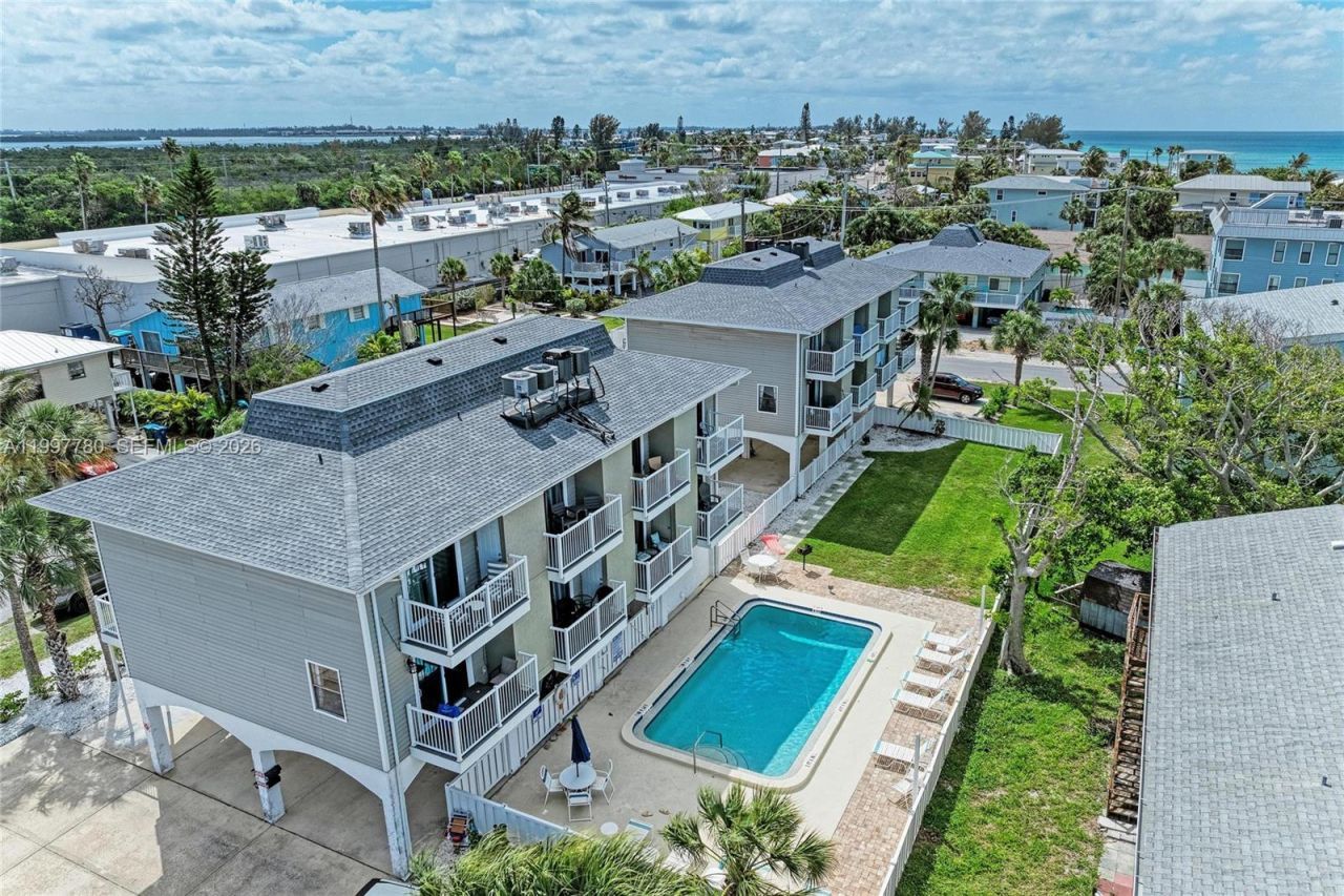 3400 6th Ave , Unit 6, Bradenton Beach, FL 34217 Photo