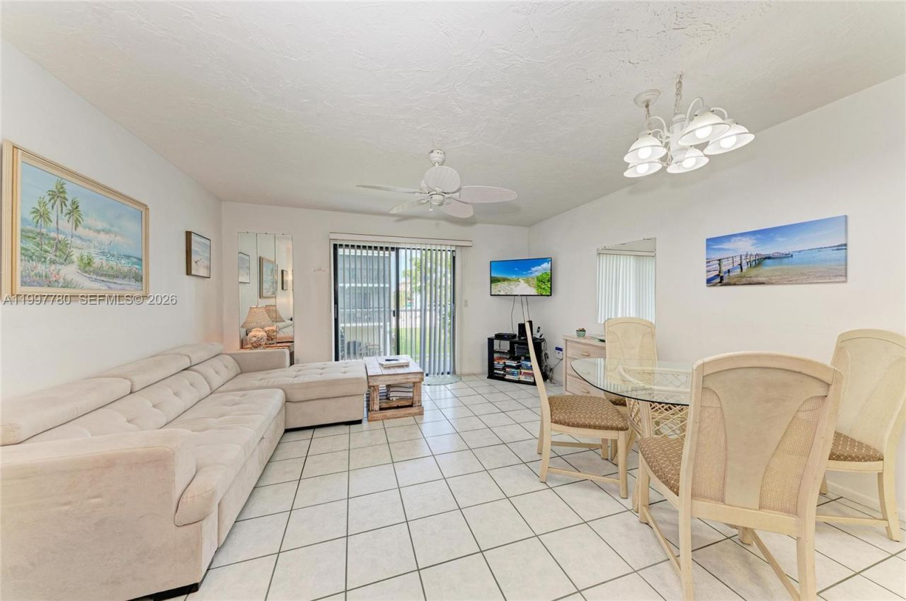 3400 6th Ave , Unit 6, Bradenton Beach, FL 34217 Photo