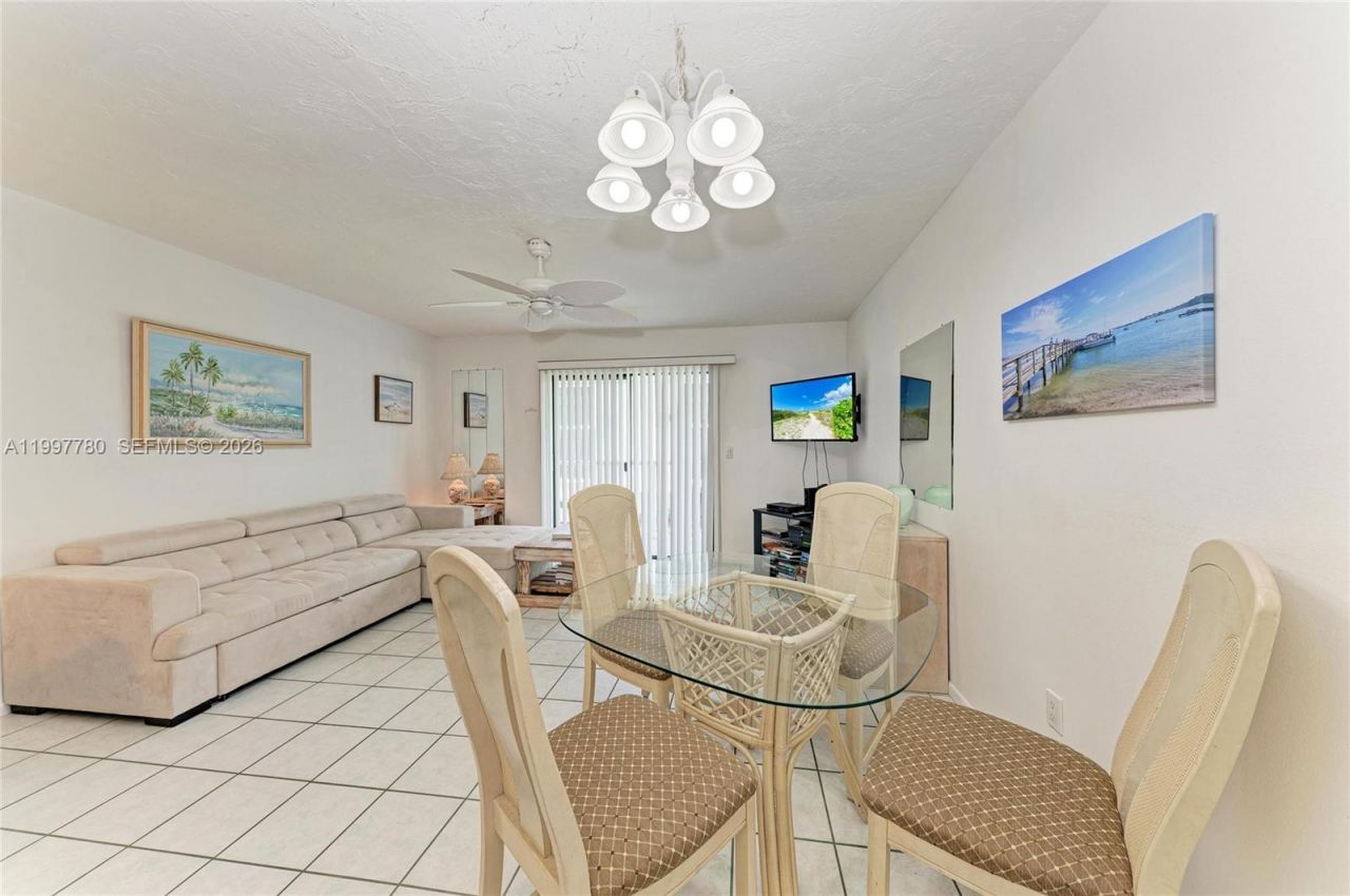 3400 6th Ave , Unit 6, Bradenton Beach, FL 34217 Photo