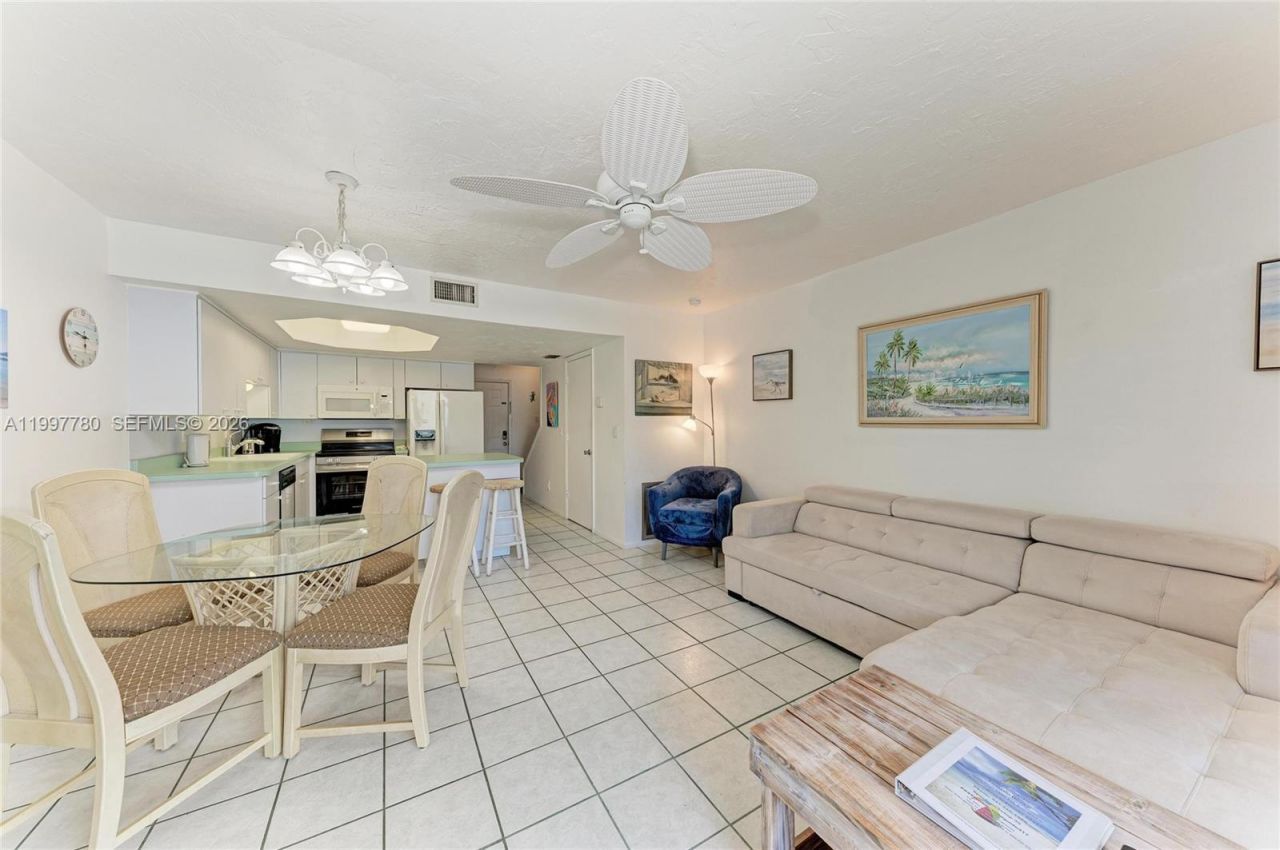 3400 6th Ave , Unit 6, Bradenton Beach, FL 34217 Photo