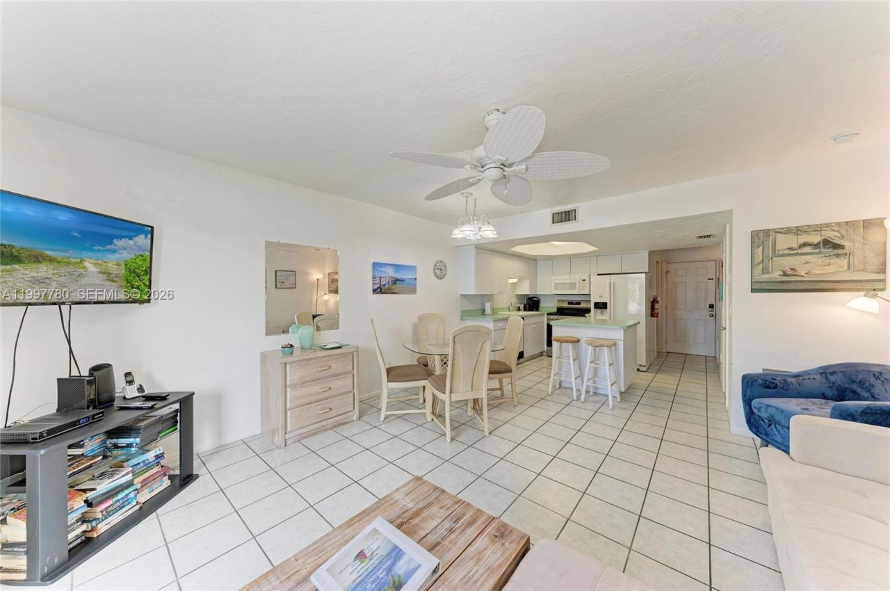 3400 6th Ave , Unit 6, Bradenton Beach, FL 34217 Photo